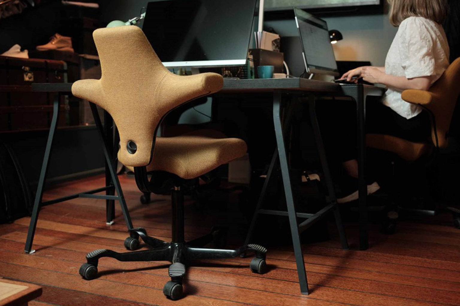 HÅG Capisco Ergonomic Office Chair | Active Sitting Saddle Seat | 9to5 Seating