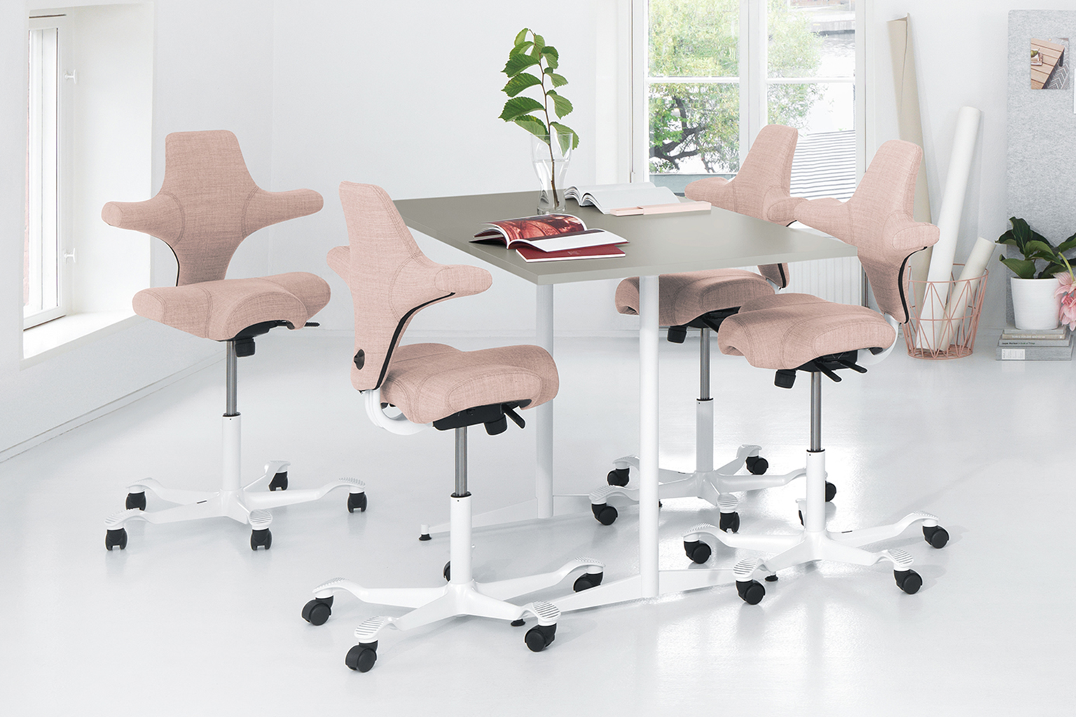 HÅG Capisco Ergonomic Office Chair | Active Sitting Saddle Seat | 9to5 Seating