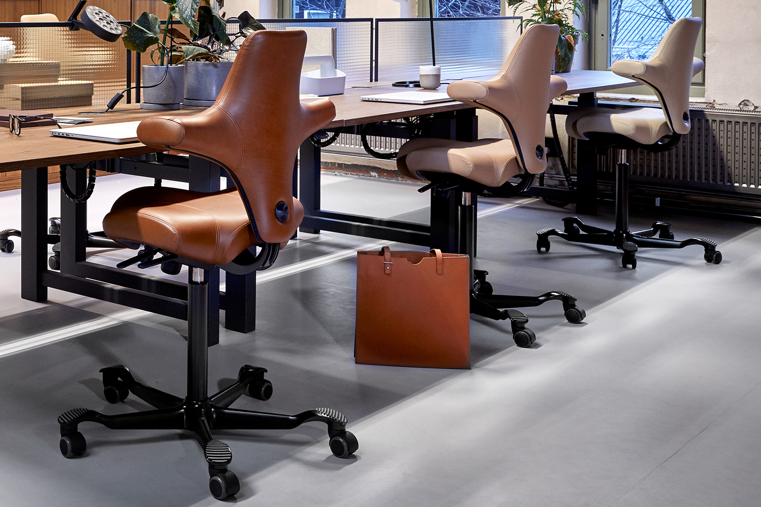 HÅG Capisco Ergonomic Office Chair | Active Sitting Saddle Seat | 9to5 Seating