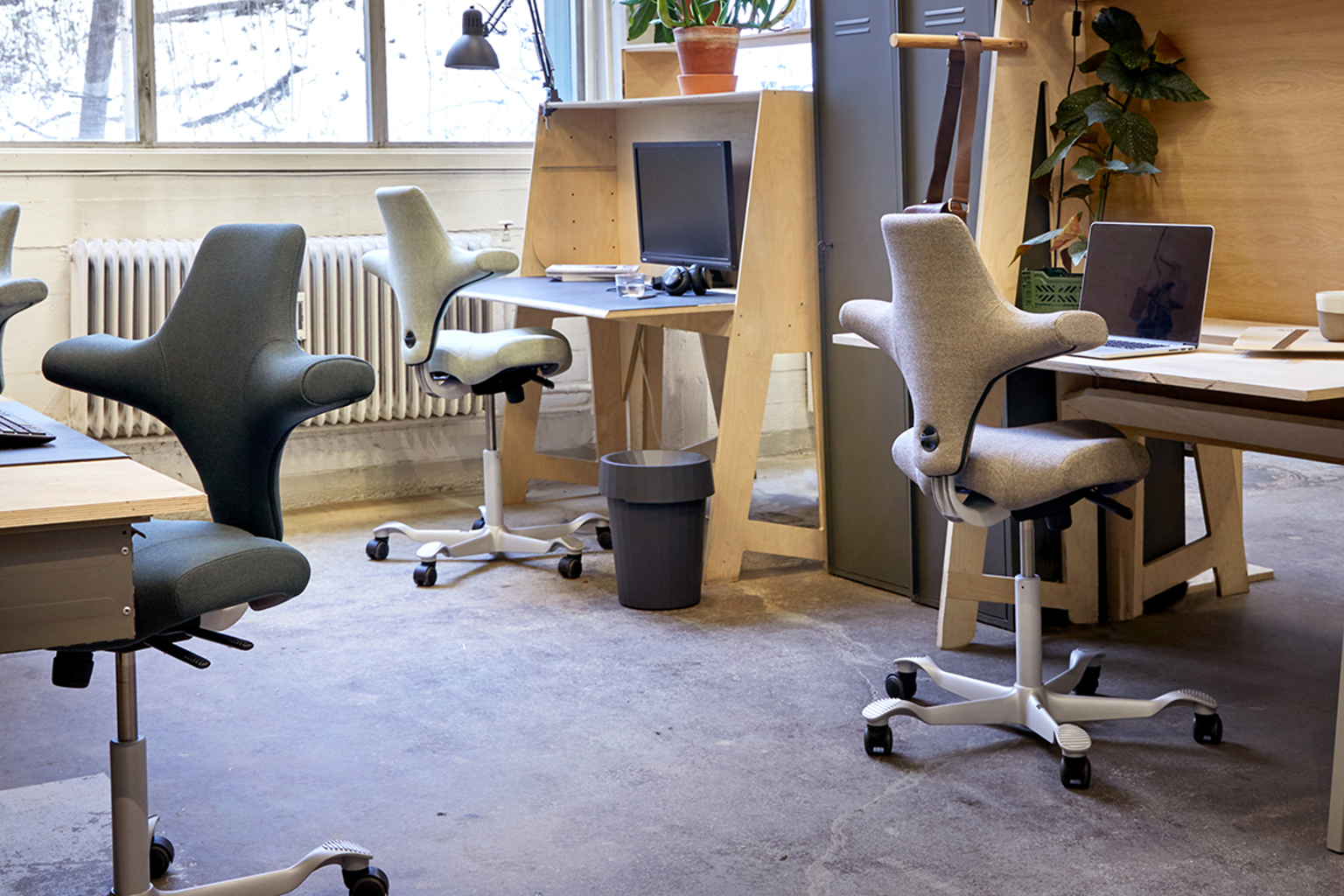 HÅG Capisco Ergonomic Office Chair | Active Sitting Saddle Seat | 9to5 Seating