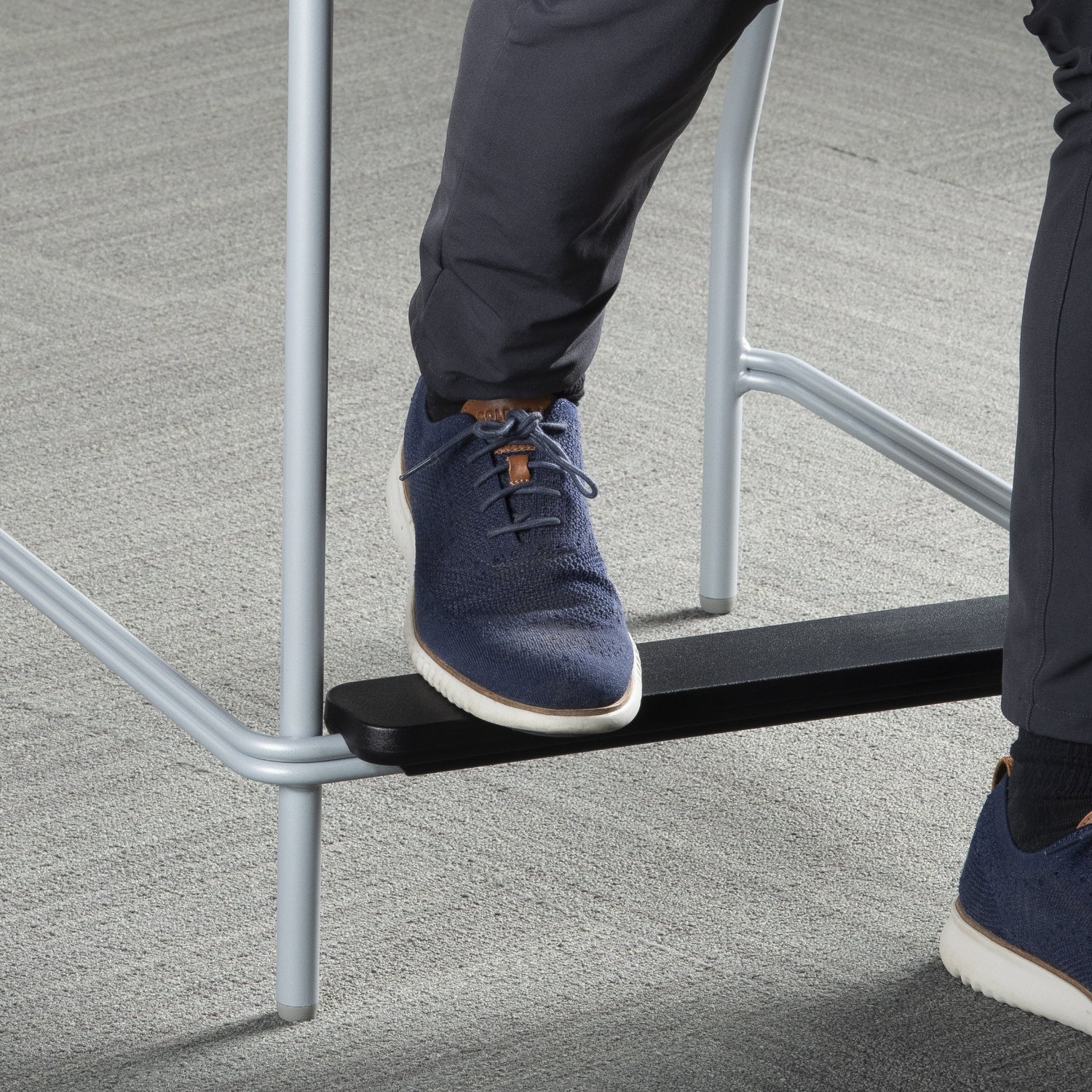 SitOnIt Cora Hip Chair| 24" Height | 500 lb Capacity | Healthcare Seating