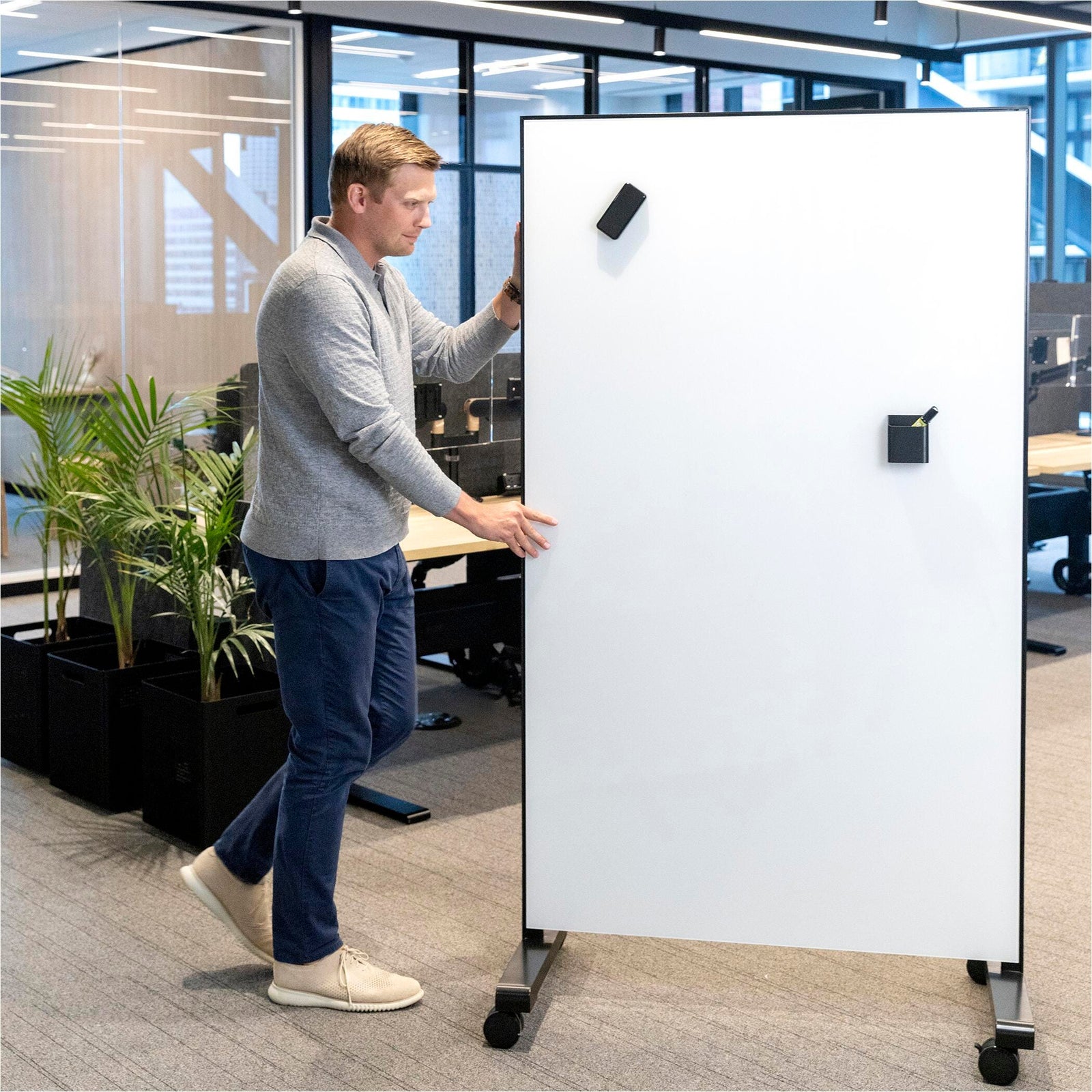eM Mobile Clinical Magnetic Glass Whiteboard