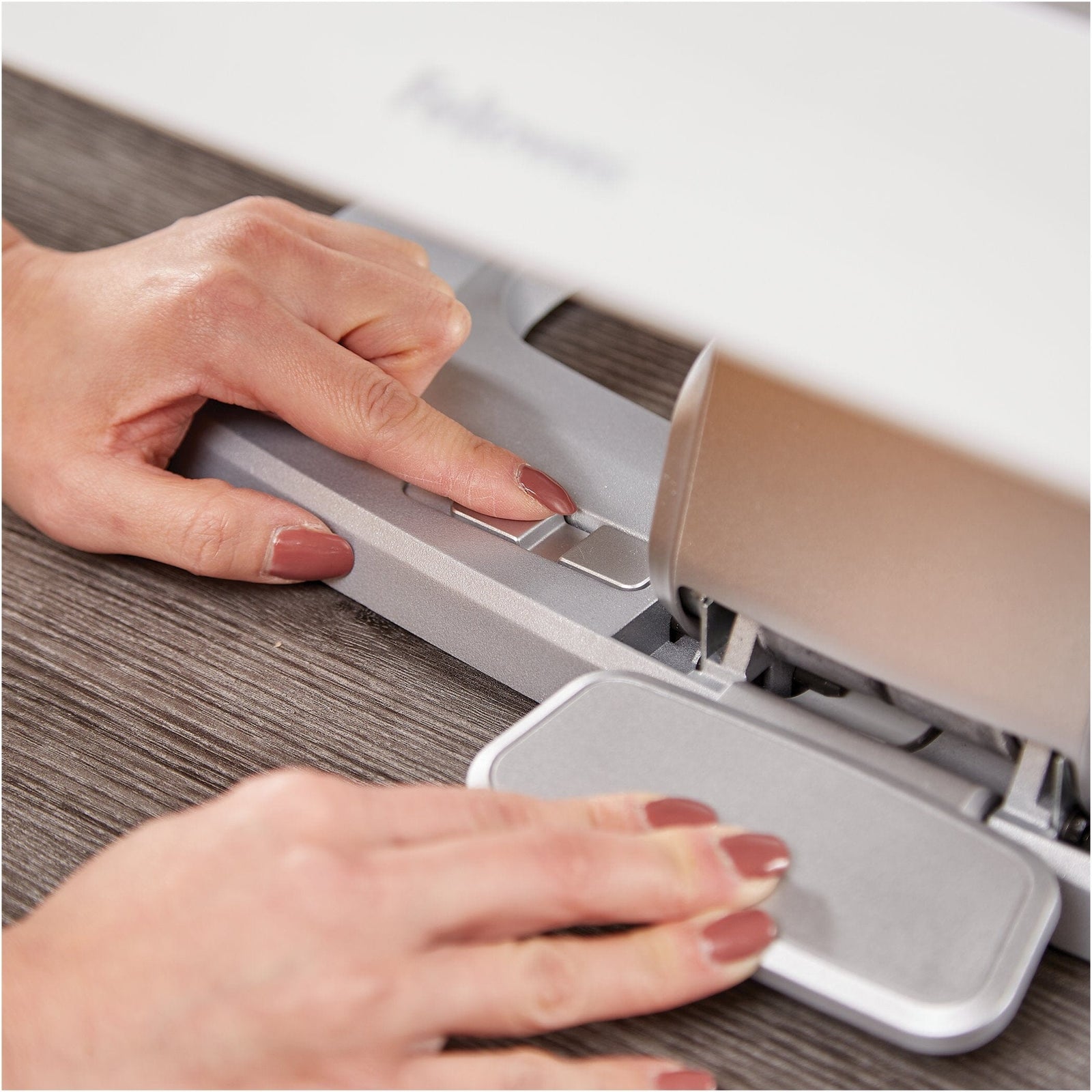 Hana Adjustable Foot Support | Dynamic & Ergonomic Foot Rest Fellowes 