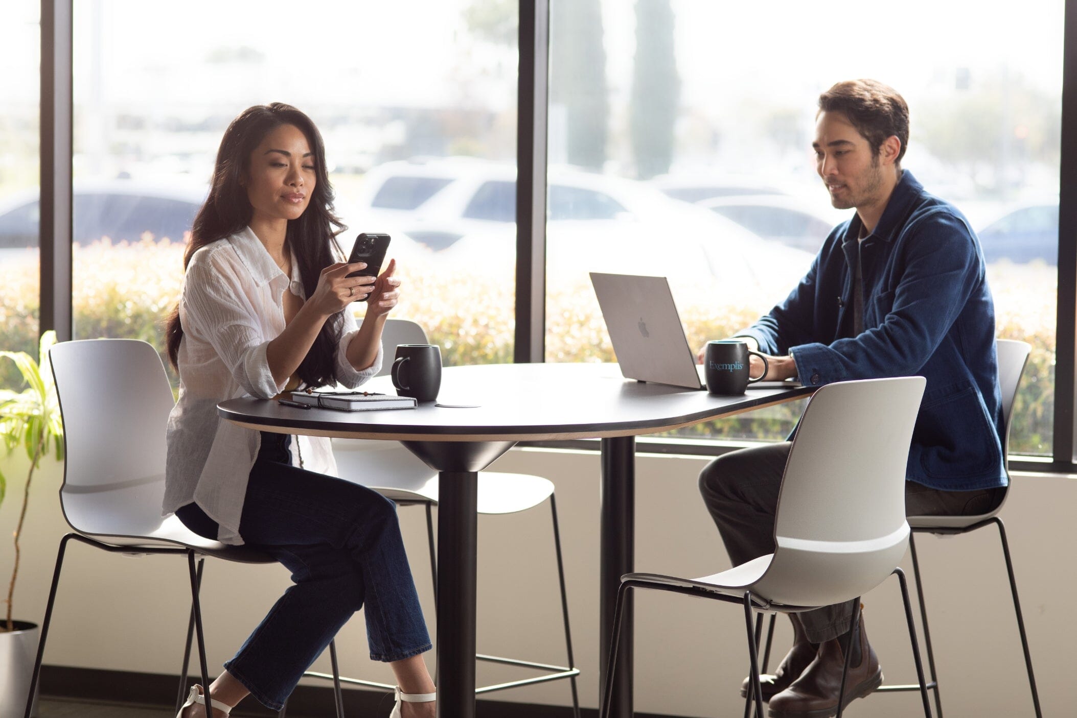 Parallon Meeting Tables: Flexible Solutions for Evolving Workspaces Cafe Tables, Occasional Tables SitOnIt 