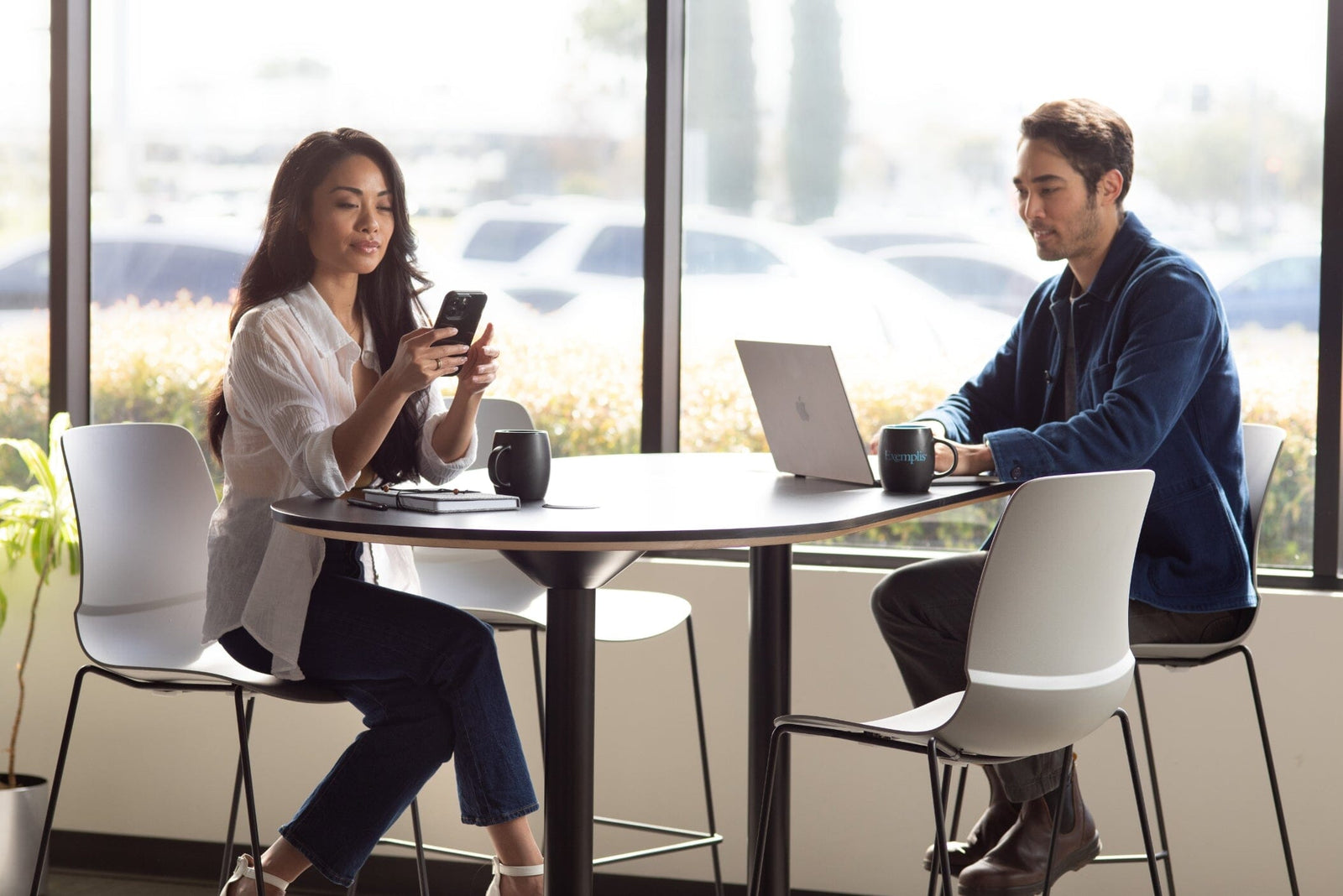 Parallon Meeting Tables: Flexible Solutions for Evolving Workspaces Cafe Tables, Occasional Tables SitOnIt 