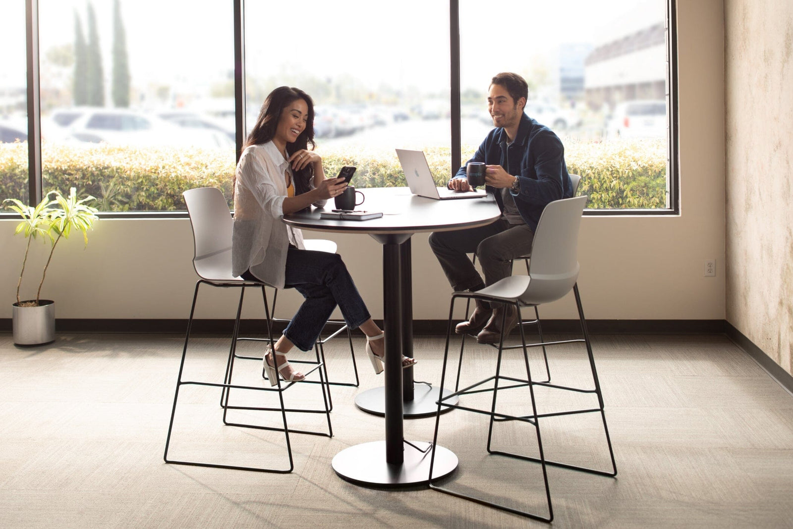 Parallon Meeting Tables: Flexible Solutions for Evolving Workspaces Cafe Tables, Occasional Tables SitOnIt 